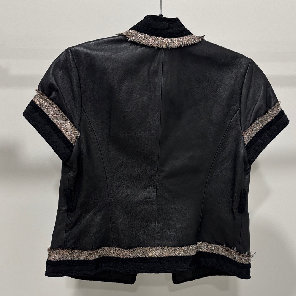 BCBGMaxAzria Black leather Short Sleeve Blazer. No size tag but estimate a S - Picture 3 of 8